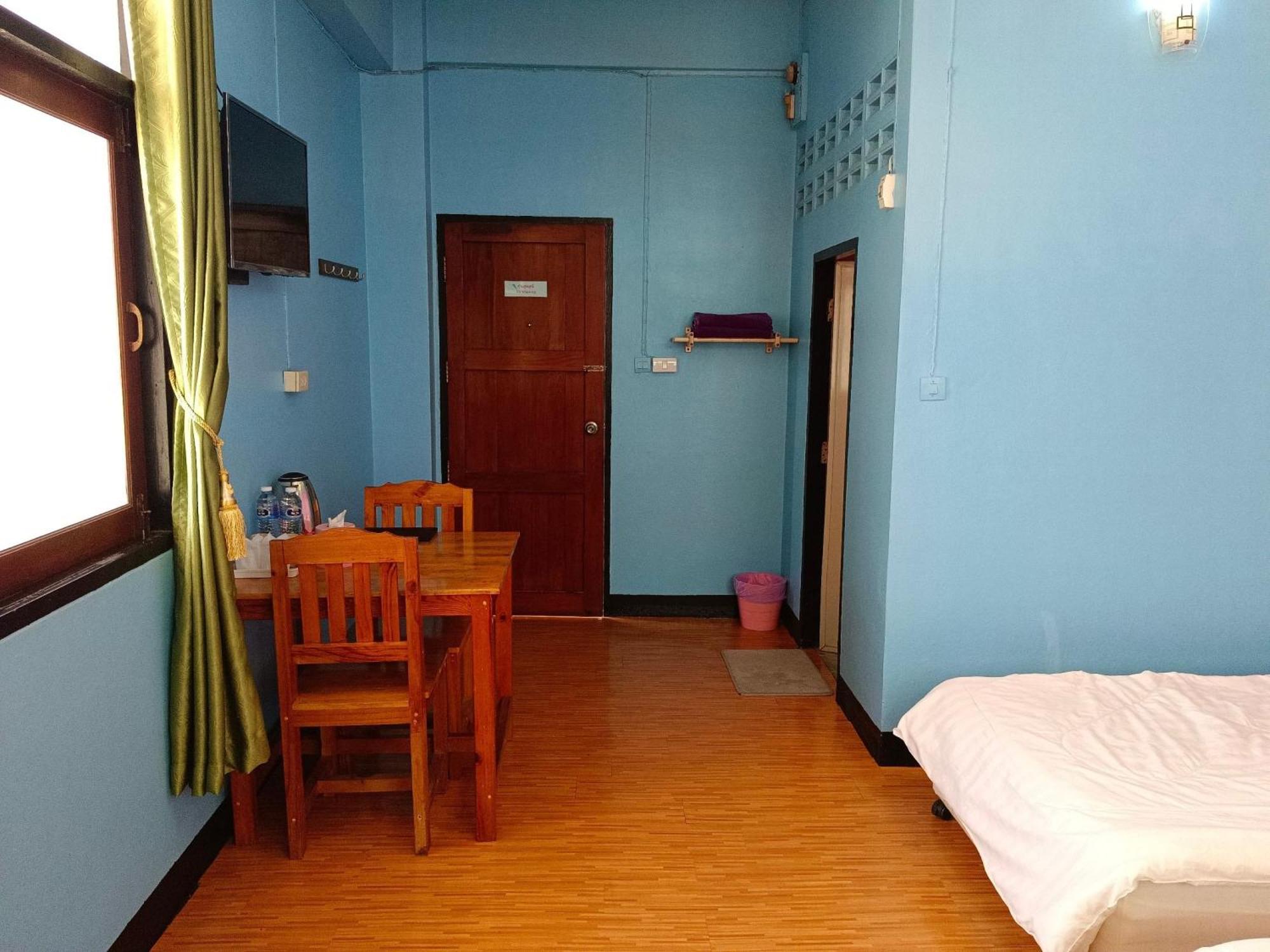 Royal Land Mae Klong Hotel Samut Songkhram Buitenkant foto