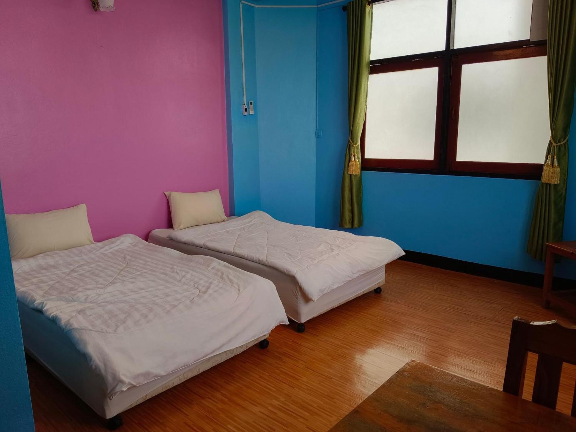 Royal Land Mae Klong Hotel Samut Songkhram Buitenkant foto