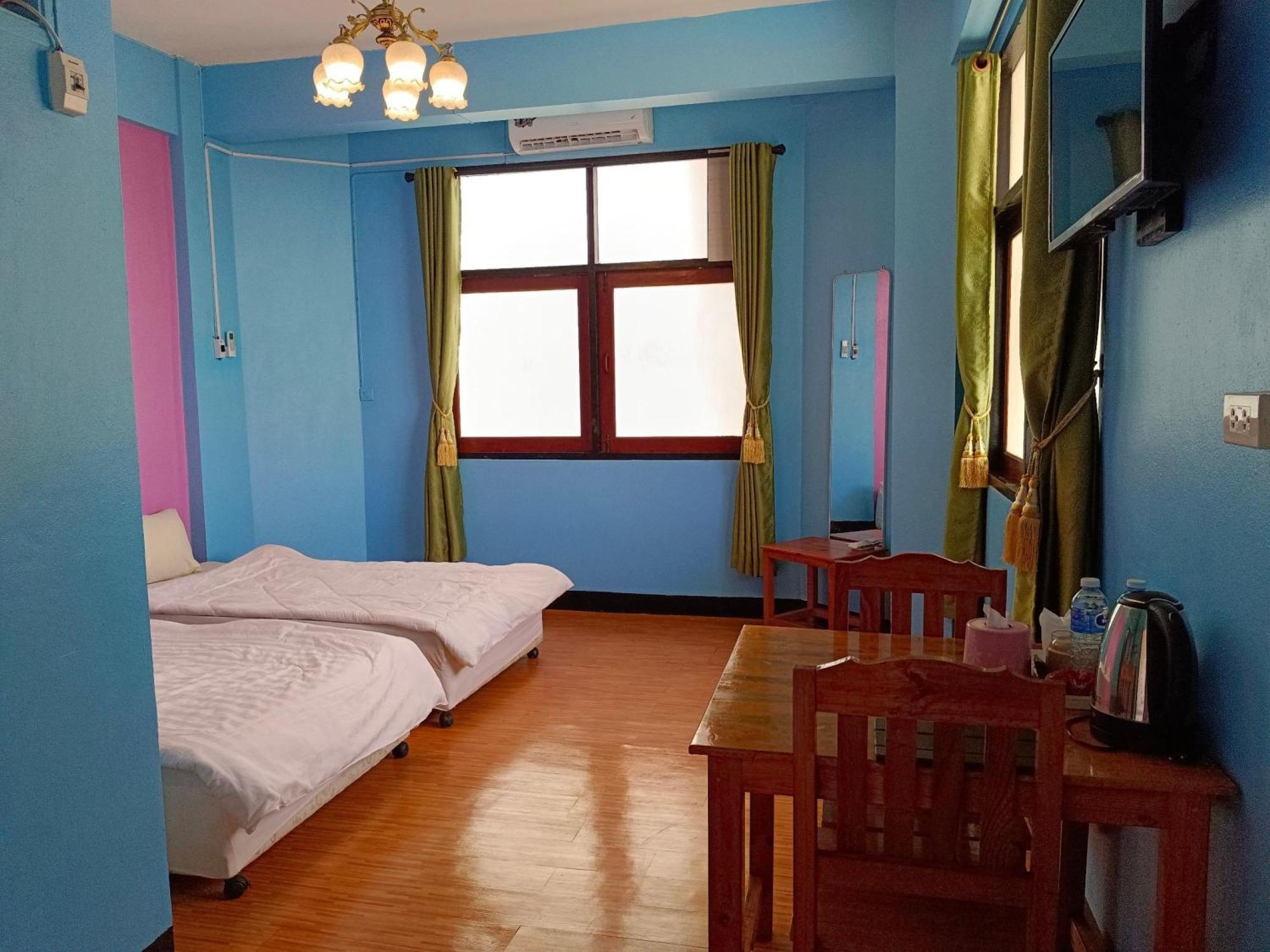 Royal Land Mae Klong Hotel Samut Songkhram Buitenkant foto